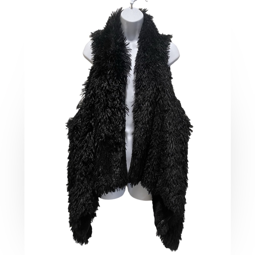Faux Fur black vest. Open. Size OS